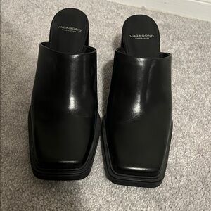 Vagabond Black Leather Square-Toe Mule Slides